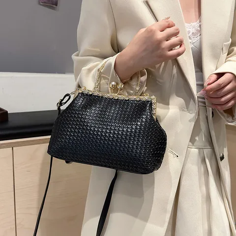 Vintage Woven PU Leather Shell Bag For Women Retro Metal Kiss Lock Handbag With Artificial Pearl Rhinestone Decor Elegant Crossbody Bag