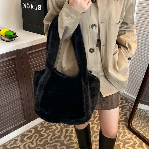 Women Faux Fur Leopard Print Tote Bag Large Capacity Plush Shoulder Bag Winter Warm Soft Handbag Korean Minimalist Fashion Bag