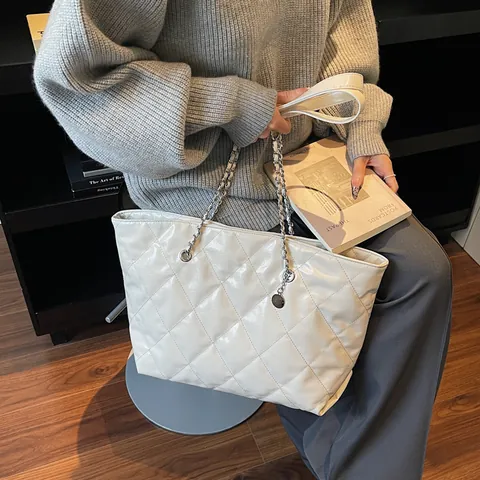 Women Large Capacity Quilted Rhombus Tote Bag Glossy PU Leather Chain Shoulder Bag Vintage Fashion Handbag For Daily Travel