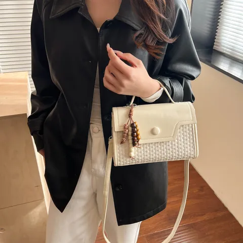 Women Vintage Woven PU Leather Patchwork Shoulder Bag With Beaded Charm Retro Handbag For Casual Daily Work Shopping Crossbody Bag