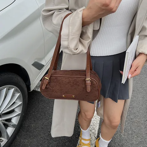 Bolso de Axila de Cuero PU Retro para Mujer Textura de Gamuza Esmerilada Bolso de Hombro Moda Urbana Simple Bolso de Mano Maillard para Uso Diario