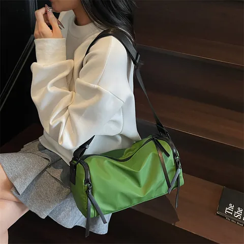 Bolso Bandolera Casual Deportivo para Mujer Impermeabile de Tela Oxford Cilíndrico Minimalista Con Correa Ancha Ajustable
