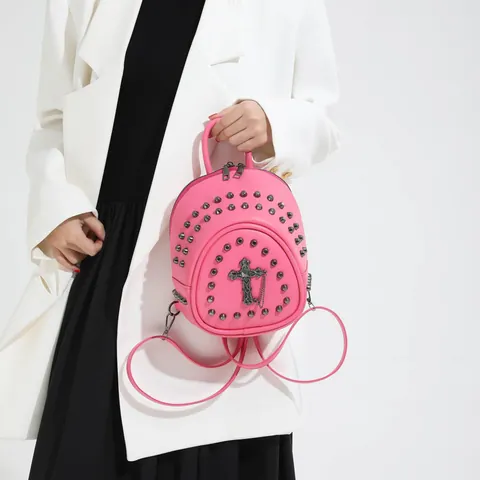 Mini Sac à Dos en Cuir PU Punk Gothique Pour Femmes Avec Rivets Chaîne Pendentif Croix Petit Sac à Bandoulière Mode