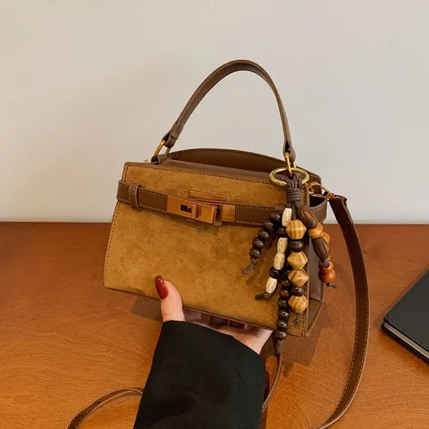 Vintage Wildleder PU Kontrastfarben Kelly Bag Für Damen Retro Handtasche Schulter Umhängetasche Mit Holzperlen Anhänger
