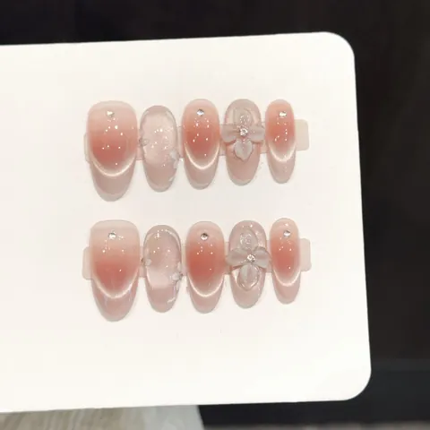 Unghie a Pressione Fatte a Mano a Mandorla Lunga Rosa Occhio di Gatto Sfumate Con Fiori in Rilievo 3D e Strass