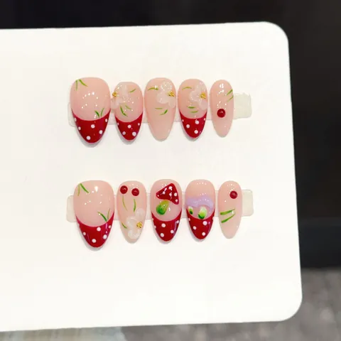 Unghie Finte Fatte a Mano Stile Foresta Fungo Fiore Pois Rossi Bianchi Fragola Forma a Mandorla Manicure Dolce