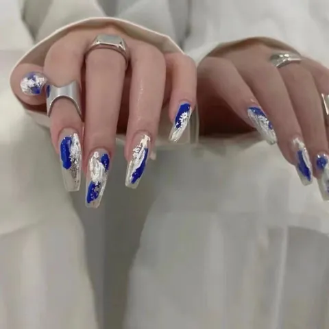 Handmade Abstract Blue White Press On Nails Long Coffin Fake Nails With Silver Foil Decorative Reusable Art Nails For Women