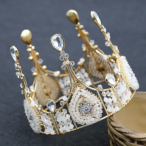 Europäische Vintage Goldene Legierung Krone Mit Strass Und Weißen Perlen Für Hochzeit Geburtstag Party Kuchen Dekoration Damen Haarschmuck