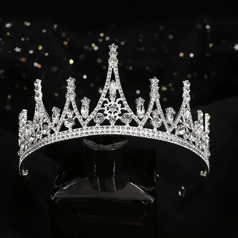 Elegante Corona Da Sposa In Lega D'argento Con Strass Per Donna Matrimonio Festa Di Compleanno Copricapo Da Regina Gioielli Per Capelli Floreali Di Lusso