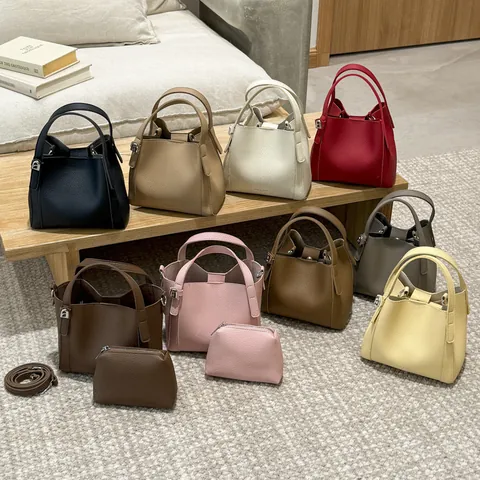Vintage Litchi Grain PU Leather Bucket Bag For Women Retro Handheld Crossbody Shoulder Bag Casual Daily Tote Bear Charm