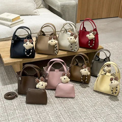 Vintage Litchi Grain PU Leather Bucket Bag For Women Retro Handheld Crossbody Shoulder Bag Casual Daily Tote Bear Charm