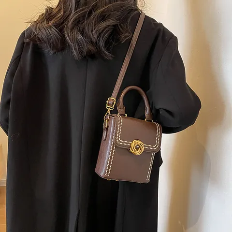 Borsa a Tracolla Quadrata in Pelle PU Vintage per Donna Borsa a Mano con Fibbia in Metallo Intrecciato e Borchie Casual
