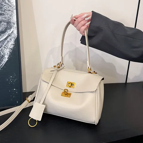 Borsa Tote in Pelle PU Retro Occidentale per Donna Grande Capacità Chiusura in Metallo Borsa a Tracolla Vintage per Lavoro
