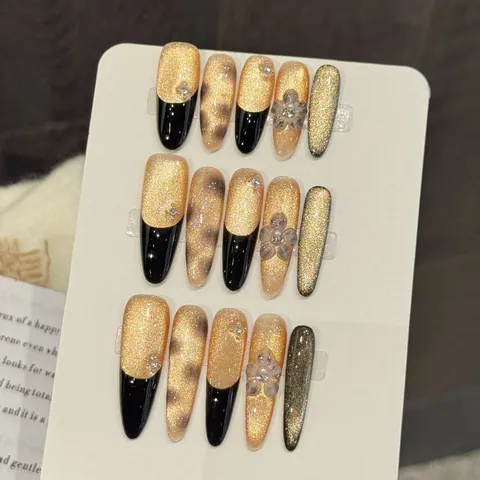 Schwarze Französische Goldene Katzenauge Kunstnägel Mit 3D-Blumen Strass Luxus Handgefertigte Lange Fake Nails Für Damen Party
