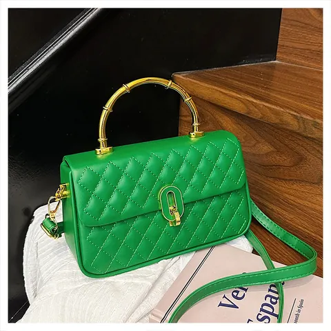 Sac à Main Femme en Similicuir Matelassé Avec Poignée en Métal Style Bambou Sac à Épaule Bandoulière de Luxe pour Quotidien Travail Fête Sac à Rabat Vintage