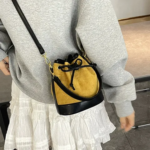 Vintage Quilted Bucket Bag PU Faux Suede Contrast Color Drawstring Crossbody Shoulder Bag For Women Casual Daily Commuting