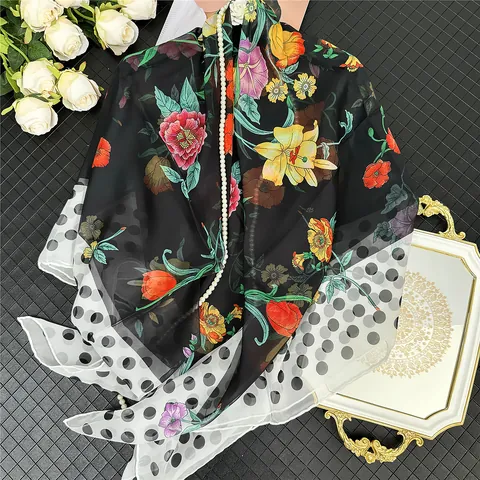 Women's Floral Satin Scarf Elegant Printed Square Shawl Lightweight Sun Protection Neck Wrap Fashion Accessories Silk Feel Head Scarf For Travel Beach