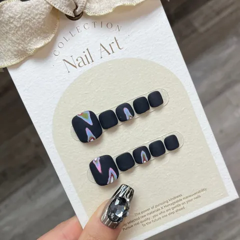 Handgefertigte Mattschwarz Fußnagel-Aufklebenägel Holografisches Flammenmuster Minimalistisch 10 Stk Künstliche Fußnägel Set Mit Klebewerkzeugen Für Damen Maniküre