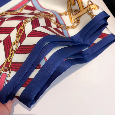 Dames Elegante Satijnen Skinny Sjaal Zijdegevoel Lange Hals Sjaal Met Ketting Strepen Letter Print Haarband Handtas Handvat Wrap Accessoire
