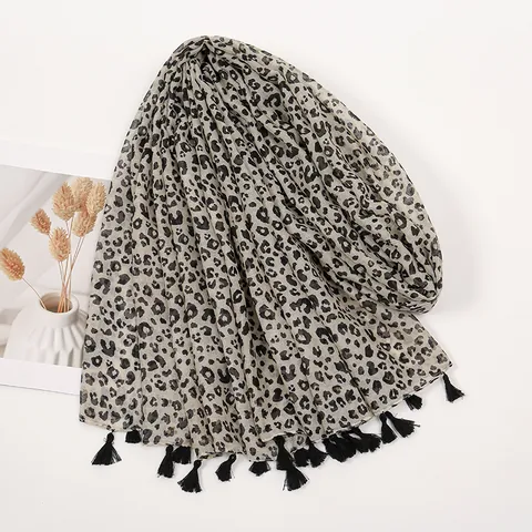 Sciarpa Lunga in Filato di Bali con Stampa Leopardata e Nappine Donna Morbido Effetto Cotone Lino Scialle Protezione Solare