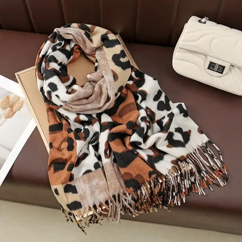 Women Fashion Leopard Print Cashmere-like Scarf Winter Warm Patchwork Shawl With Tassels Soft Leopard Pattern Pashmina Wrap