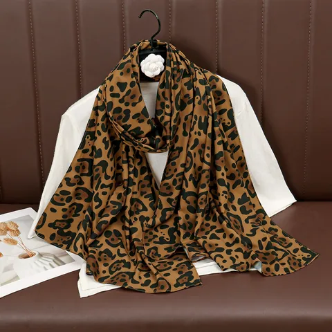 Fashion Leopard Print Scarf For Women Thin Breathable Polyester Shawl Hijab Vintage Animal Pattern Scarf For Daily Wear