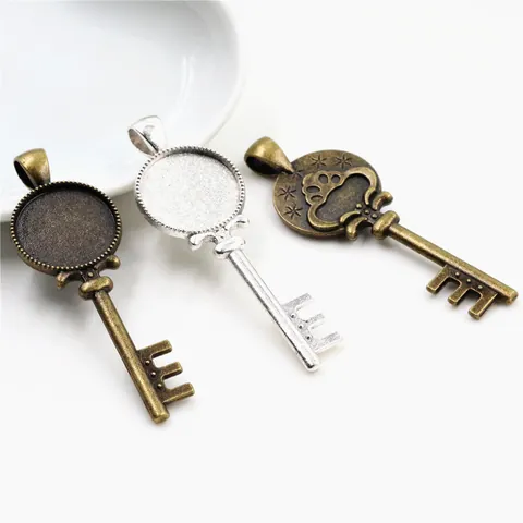 Vintage Zinc Alloy Key Shaped Pendant Tray DIY Jewelry Finding Base For Antique Silver Bronze Mushroom Star Crown Pattern Accessory