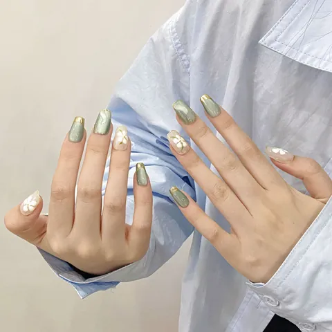 Handgefertigte Nägel Zum Aufdrücken Salbeigrün Weiß 3D Blumen Katzenauge Design Glänzende Harz Falsche Nägel Für Damen