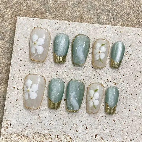 Handgefertigte Nägel Zum Aufdrücken Salbeigrün Weiß 3D Blumen Katzenauge Design Glänzende Harz Falsche Nägel Für Damen