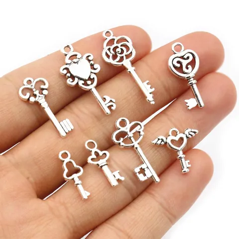 Antique Silver Alloy Key Pendants For DIY Jewelry Making Necklaces Bracelets Heart Crown Wings Shape Vintage Charms Accessory