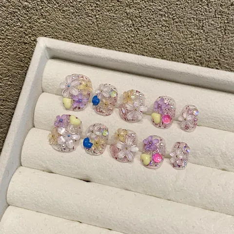 Handmade 3D Flower Press On Nails Sweet Cream White Pink Purple Short Round Fake Nails With Heart Pearl Rhinestone For Women