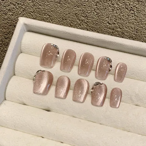 Handmade Cat Eye Press On Nails Short Coffin Nude Pink Rhinestone Gel Fake Nails Luxury Manicure Set For Women