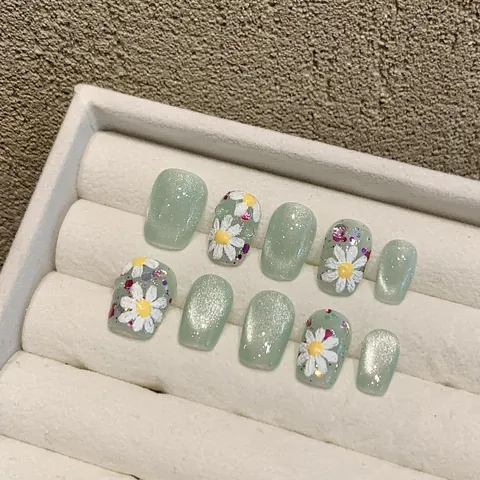 Handmade Sage Green Cat Eye Press On Nails With White Daisy Short Square Round Reusable Full Cover False Nails For Women