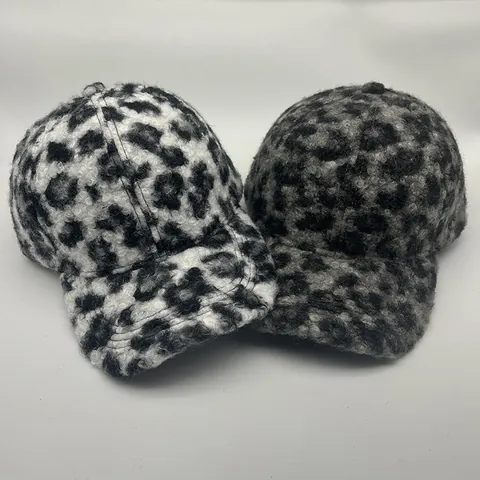 Women Winter Leopard Print Lamb Wool Baseball Cap Thick Warm Plush Plaid Snapback Hat Adjustable Outdoor Fashion Accessory