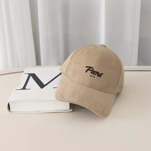 Berretto da Baseball in Velluto a Coste Vintage per Donna Uomo Ricamato Paris 1976 Lettere Parte Superiore Rigida Tesa Larga Cappello Regolabile Casual Autunno Inverno Caldo Parasole