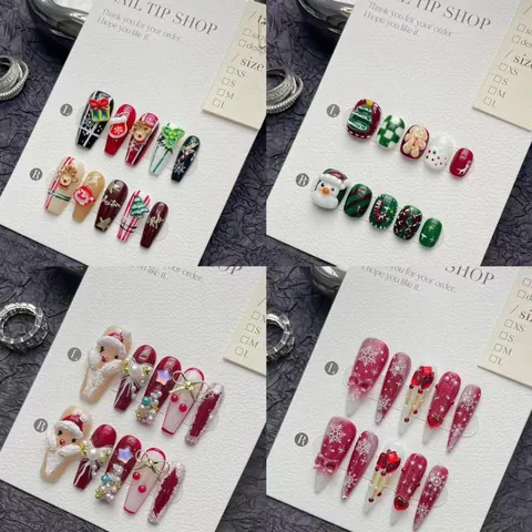 Handgemaakte Kerst Kunstnagels Om Op Te Drukken 3D Reliëf Kerstman Rendier Sneeuwpop Patroon Valse Nagels Strass Parels