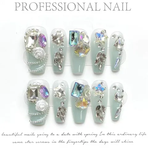 Set Unghie Finte a Pressione di Lusso Fatto a Mano con Strass Scintillanti e Rose 3D Eleganti Unghie Coffin per Donna