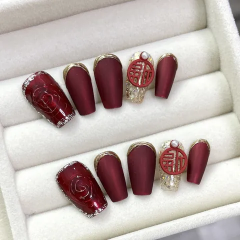 Traditional Chinese Style Red Gold Press On Nails Handmade Relief Flower Fu Good Fortune Decor Elegant Festive Fake Nails