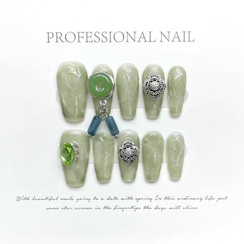 Uñas Postizas Hechas a Mano Estilo Chino Vintage Verde Jade Textura de Mármol Diseño de Plata Fundida para Mujer