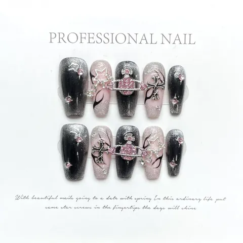 Unghie Finte a Pressione Fatte a Mano Rosa Nero Occhio di Gatto Glitter Ciondoli Pianeta Stella Croce Stile Dolce Cool Y2K Unghie Decorative in Resina da Donna