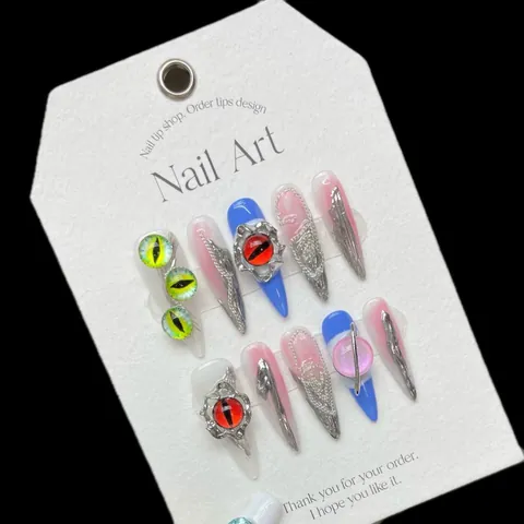 Uñas Postizas Press On Hechas a Mano Nicho Oscuro Ojo del Diablo Cadena de Alas Tridimensional Color Contraste Stiletto Mujer Nail Art