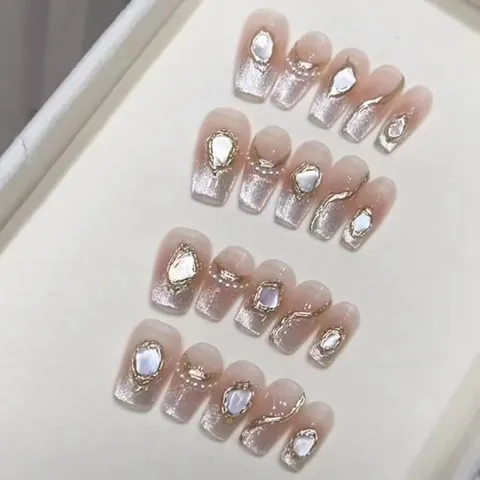 Unghie Finte Fatte a Mano Occhio di Gatto Con Fiocco Farfalla Strass Künstliche Perle Decorazione Trapezoidali Corte Medie Donna