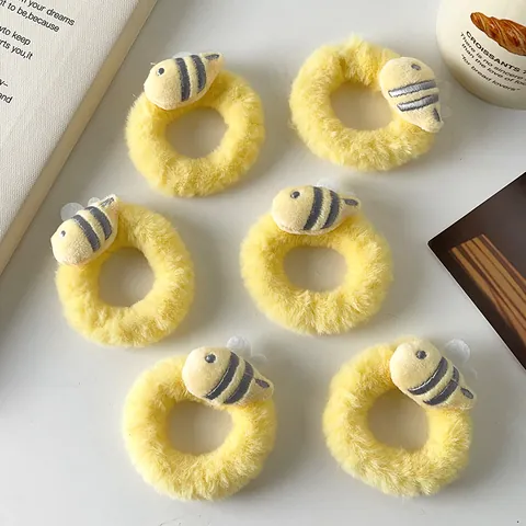 Cute Yellow Plush Bee Hair Scrunchie Soft Fuzzy Hair Tie With Cartoon 3D Bee Doll For Girls Sweet Animal Ponytail Holder Accessories