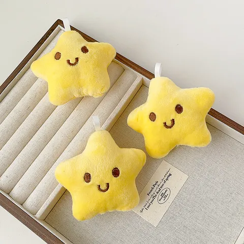 Llavero de Estrella de Peluche Amarillo Lindo Con Sonido de Chirrido Colgante de Bolsa de Estrella para Mujeres Niñas Mochila