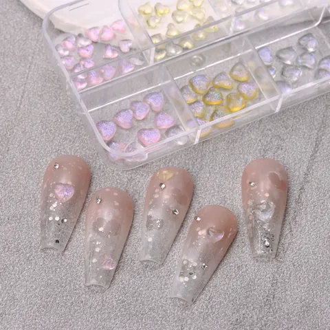 Herzform Aurora Nagelkunst Dekoration Harz Glitzer Charms Verpackt Nagelkunst Zubehör Für DIY Maniküre Designs Damen Schmuck