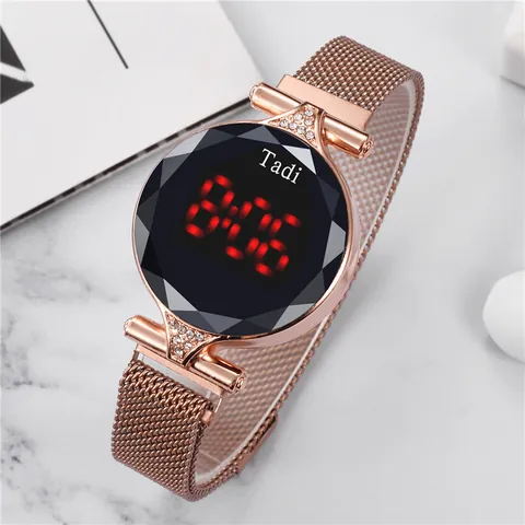 Montre Magnétique Numérique LED pour Femme Bracelet en Maille Alliage Strass Verre Facetté Or Rose Violet Montre Bracelet
