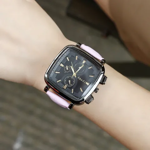 Orologio al Quarzo con Cassa Quadrata Quadrante Dorato Cinturino in Ecopelle Testurizzata Stile Casual Business per Uomo e Donna