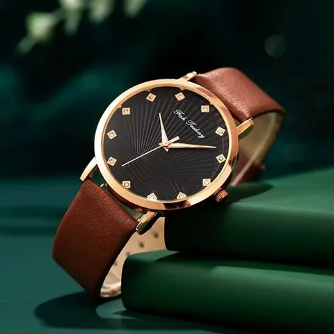 Mode Dames Quartz Horloge Met Kunstlederen Band Minimalistische Ronde Wijzerplaat Strass Indexen Legering Kast Elegant Polshorloge