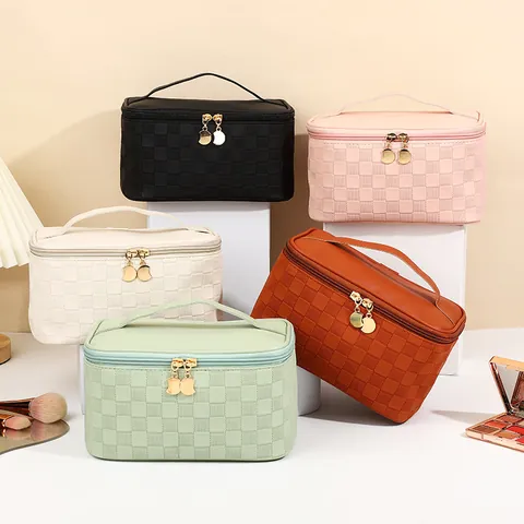 Trousse à Maquillage en Cuir PU Grande Capacité Damier Élégant Motif Tissé Organisateur de Voyage Avec Poignée Femme
