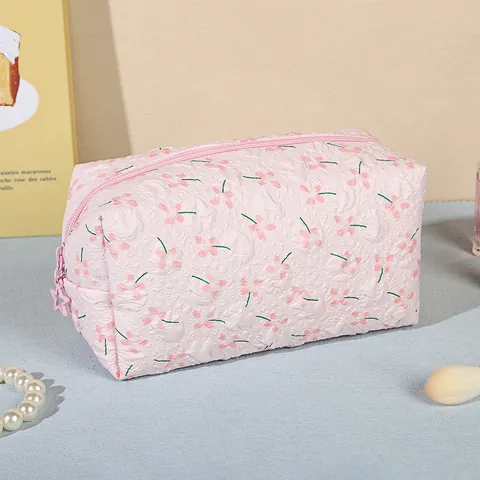 Quilted Floral Cosmetic Bag Large Capacity Portable Toiletry Organizer With Star Zipper Pull For Women Travel Makeup Bag